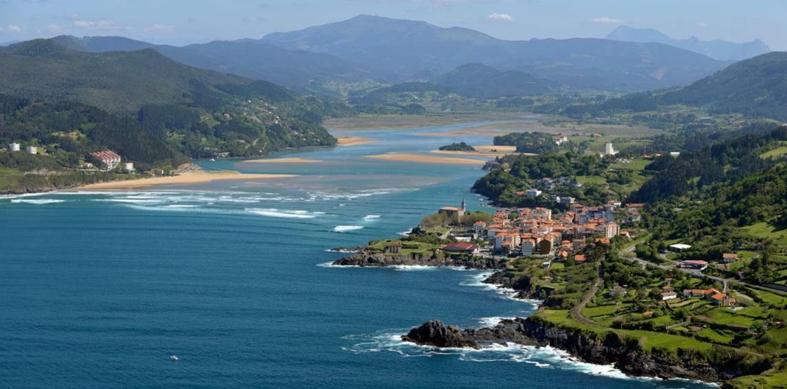 Alojamiento Gaztelugatxe Hotel Bermeo Exterior photo